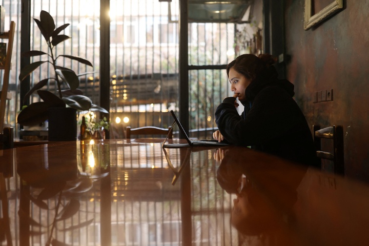  Greetings after 88 days : Iranians reconnect after long internet shutdown