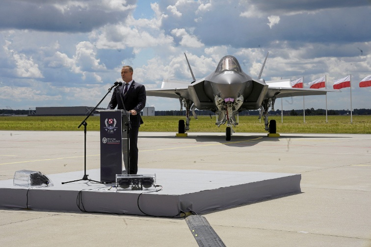 US to give Poland new $4 billion loan for arms purchases, PAP reports