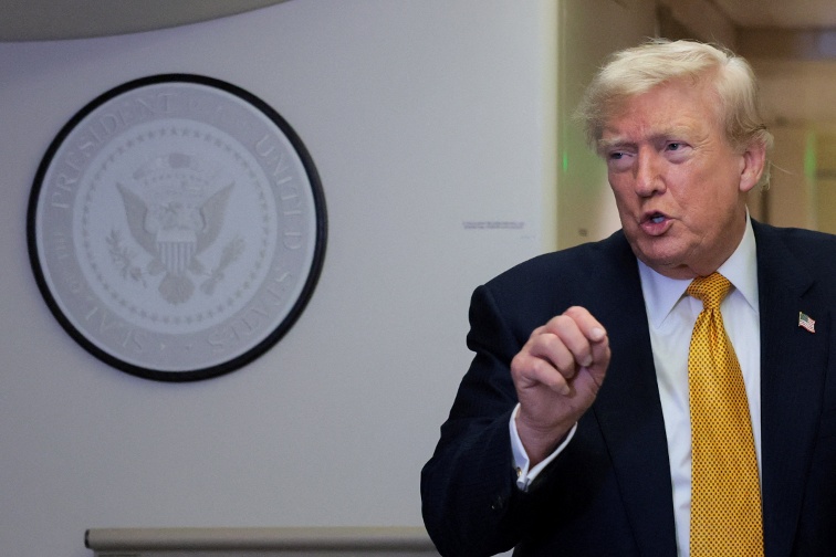 Trump says he will not sign bipartisan housing bill