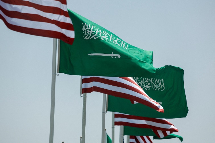 Why is a proposed US-Saudi nuclear pact causing alarm in Washington and the Middle East