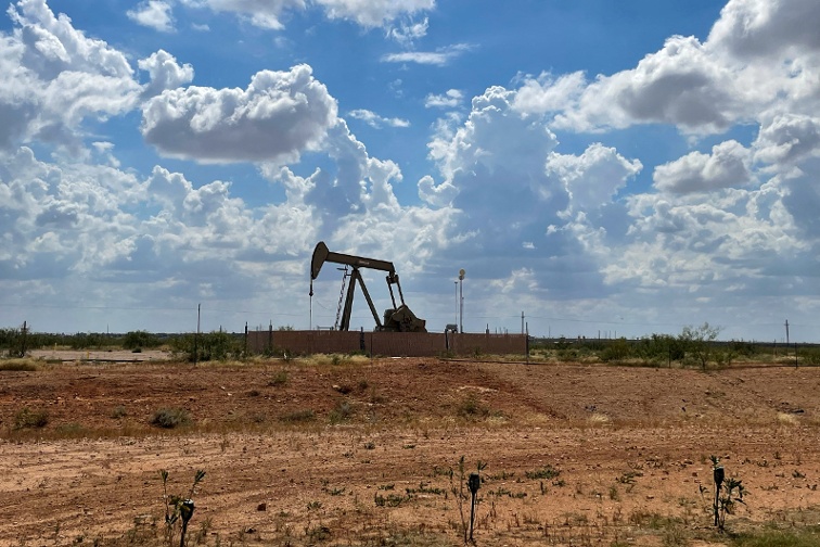 Oil jumps after settlement as US revokes general license for Iran oil sales