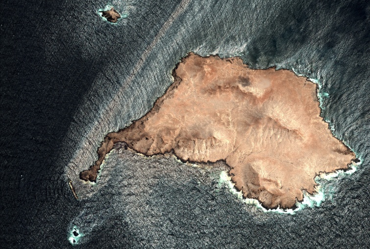 Oman says grounded tanker oil spill covers 400 square km