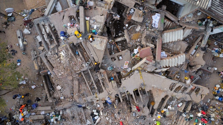 Search for Colombia earthquake survivors stretches into third day