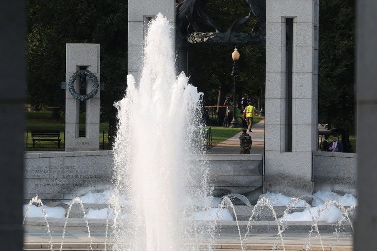 Woman charged over vandalism of Washington s World War Two memorial