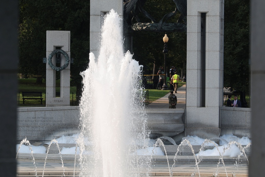 Woman charged over vandalism of Washington s World War Two memorial