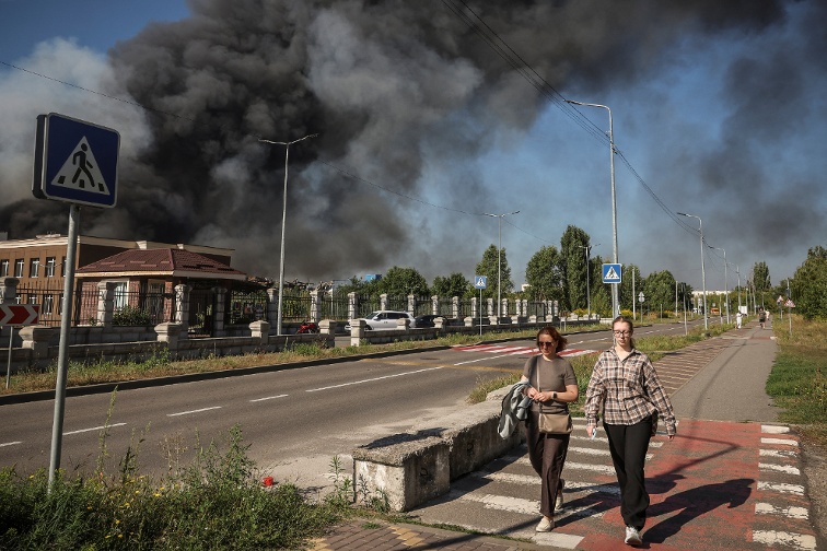 Russian strike on Kyiv-area warehouse causes detonation, killing 27